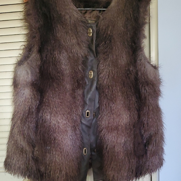 dennis basso Jackets & Blazers - Dennis Basso Faux FUR Vest Size L